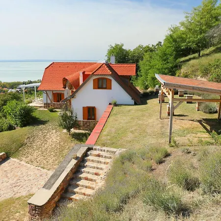 Villa Fantastic View 01 Badacsonytomaj